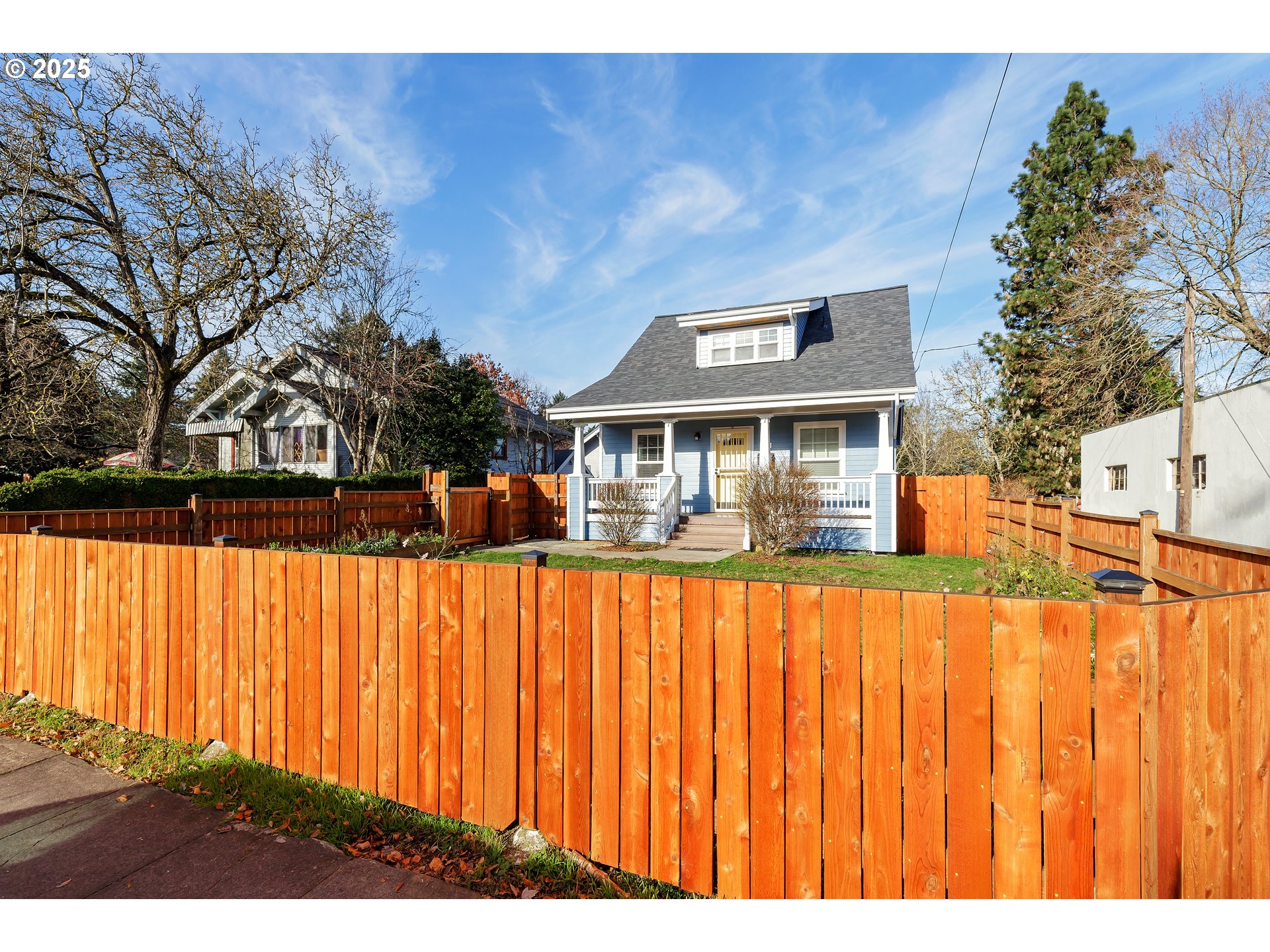 2913 NE KILLINGSWORTH ST