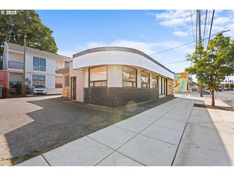 2834 N LOMBARD ST Portland OR 97217