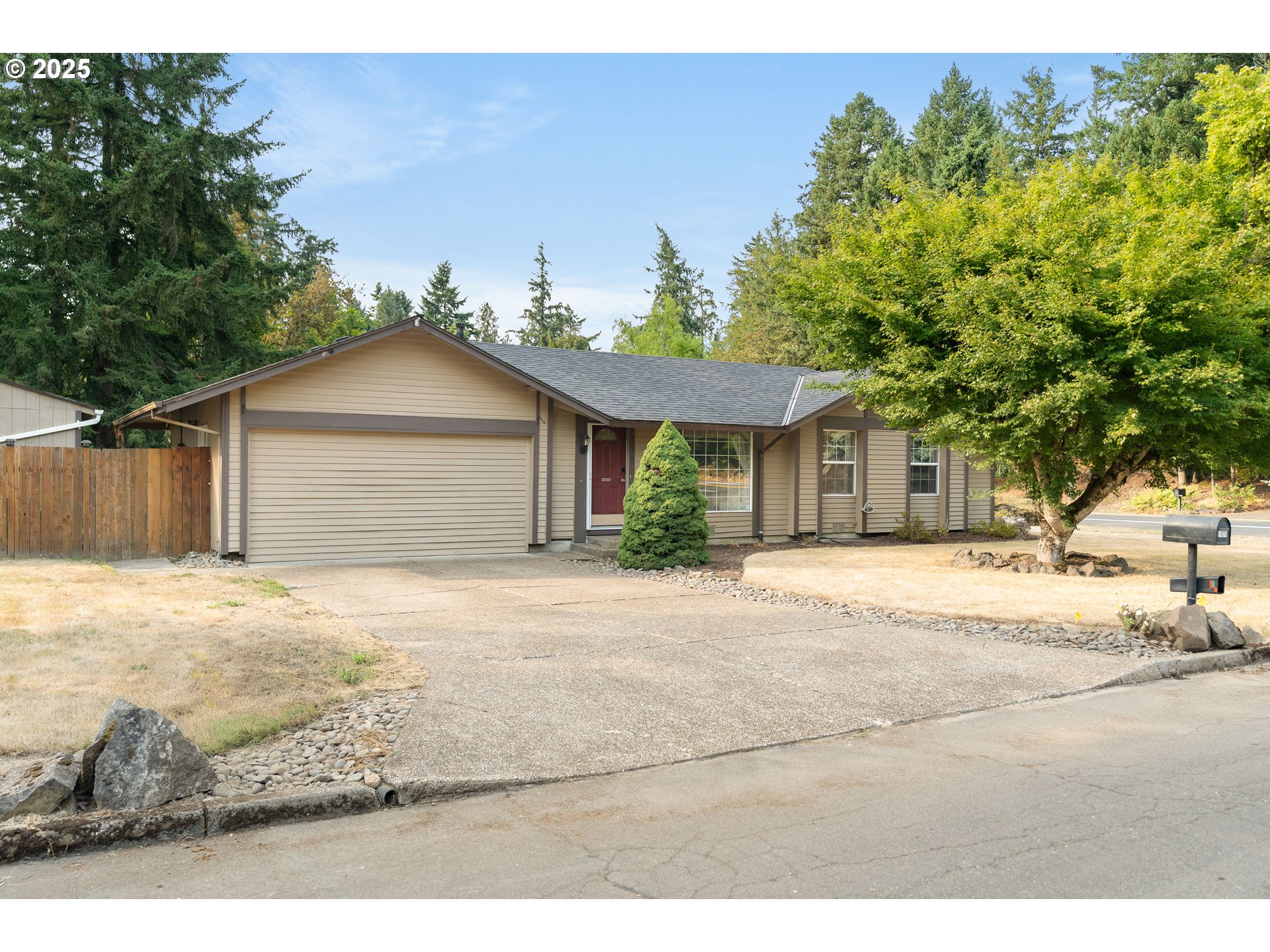 1875 SE RIVER GLEN CT