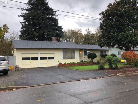 1649 NW MARTIN AVE Roseburg OR 97471