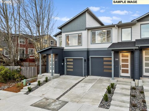 2455 NW 1ST DR Gresham OR 97030