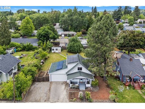 320 W GLOUCESTER ST Gladstone OR 97027
