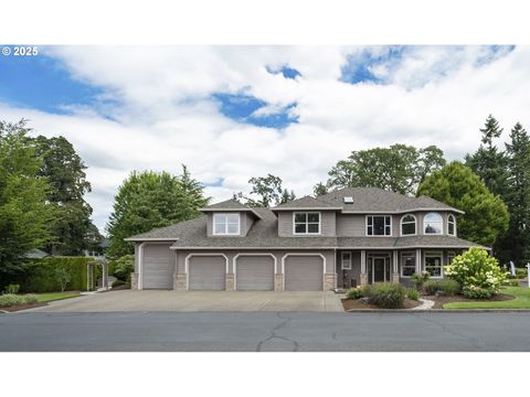 795 NE ROGAHN ST Hillsboro OR 97124