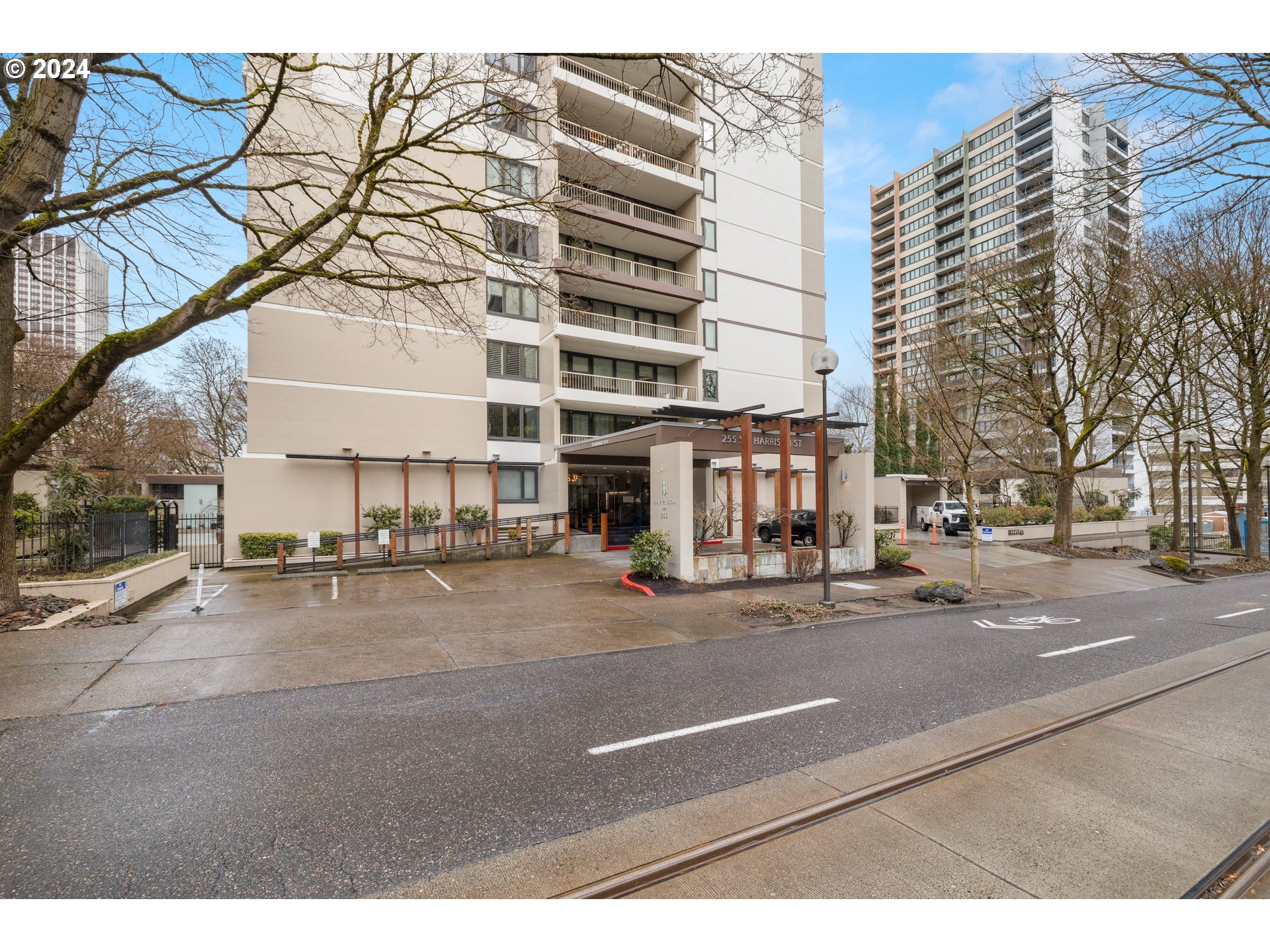 255 SW HARRISON ST 20 D