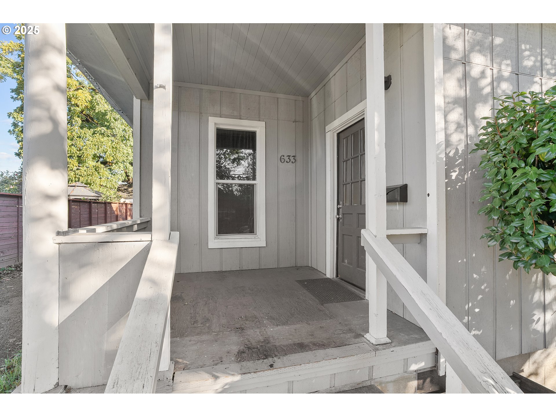 635 SE WALNUT ST