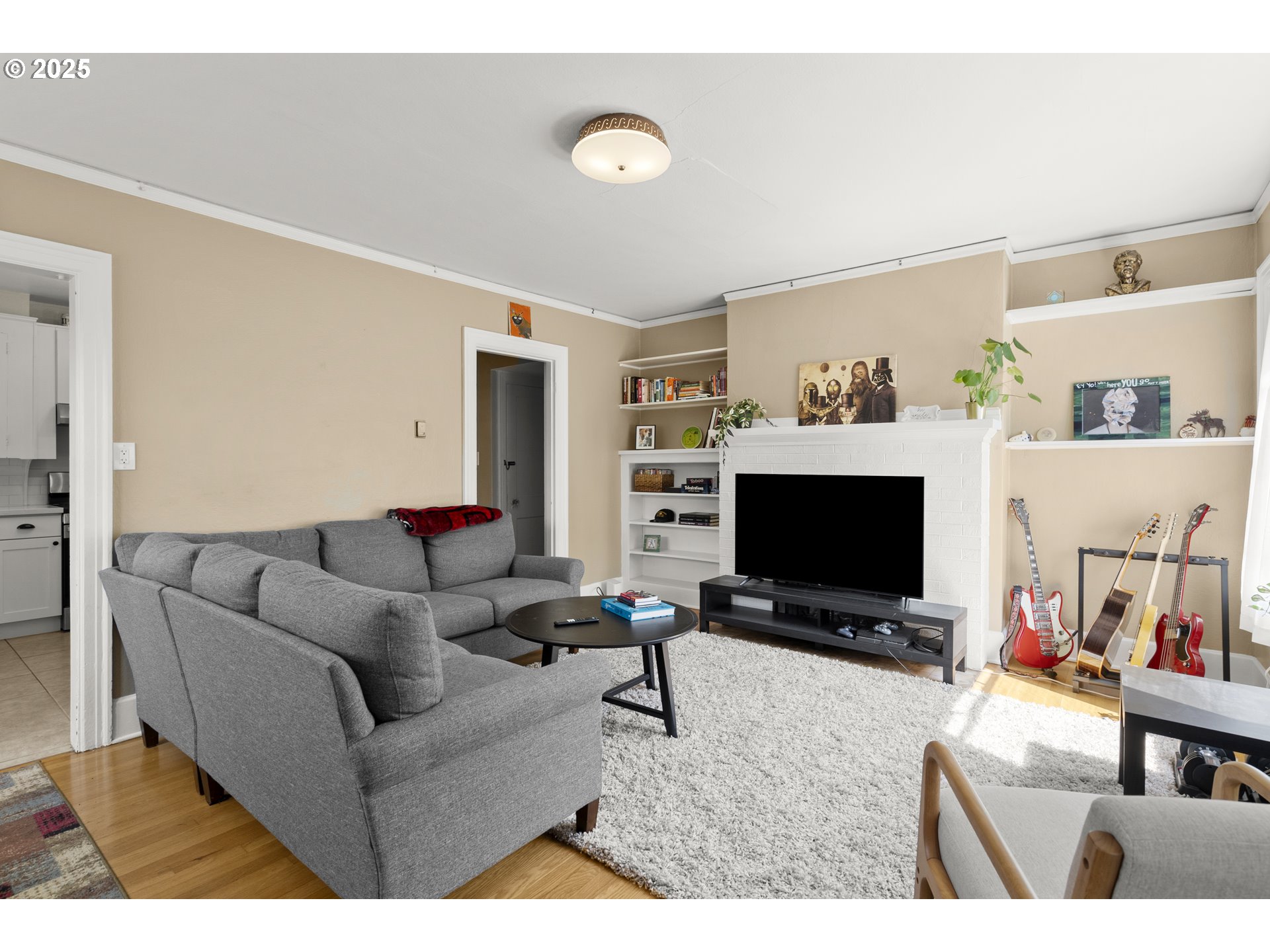 308/310 E 22ND ST