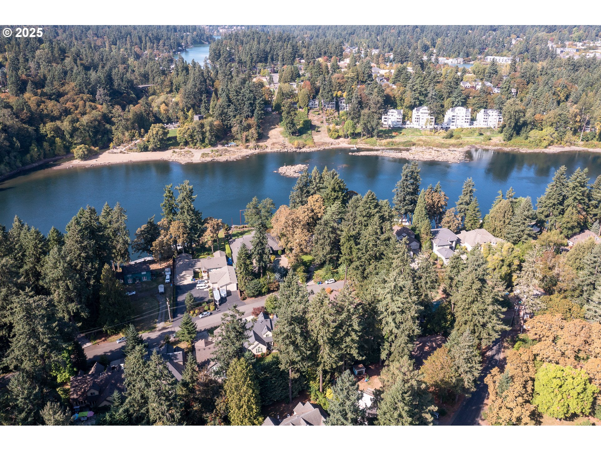 15498 SE RIVER FOREST DR
