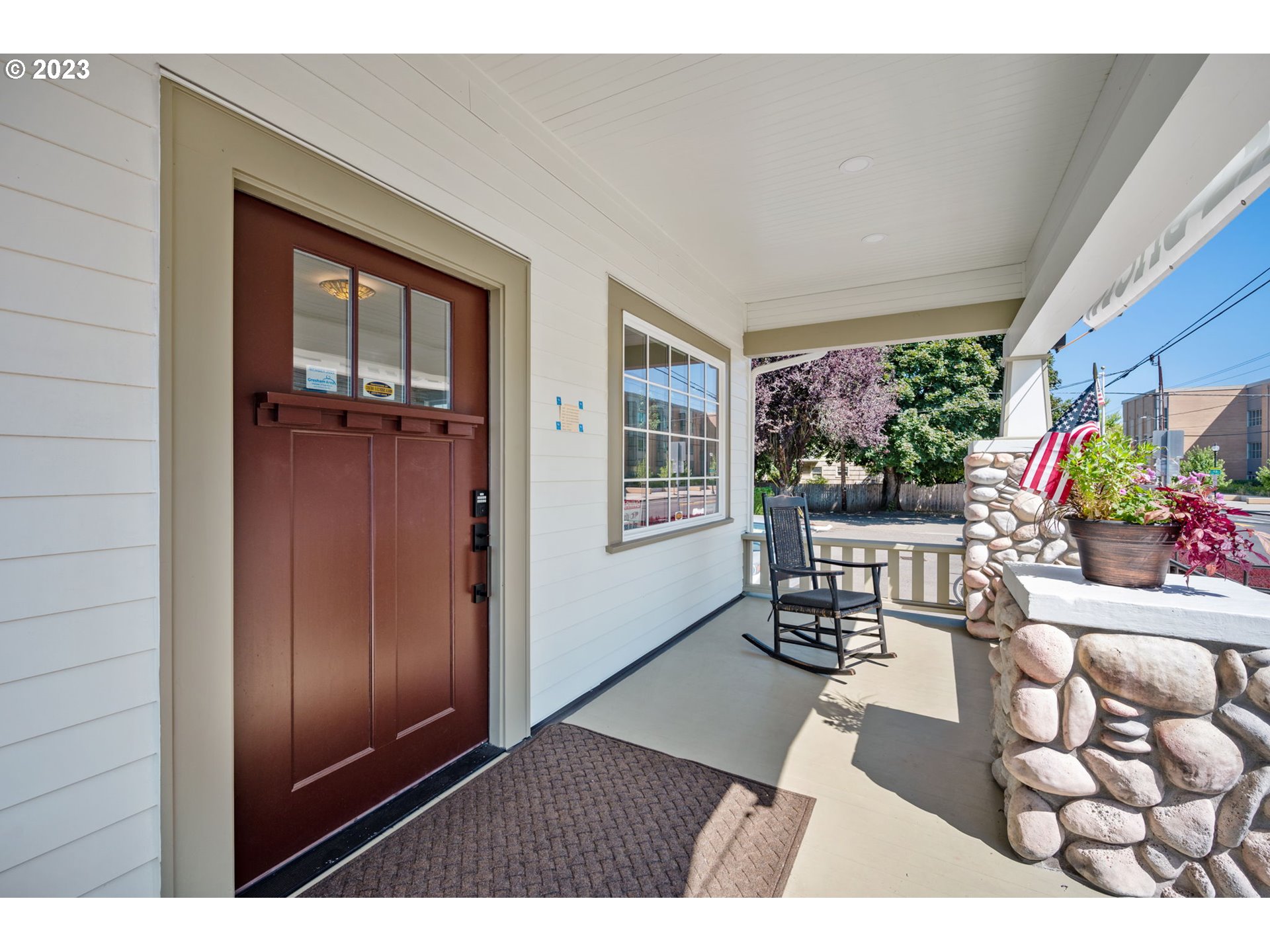 1005 N MAIN AVE