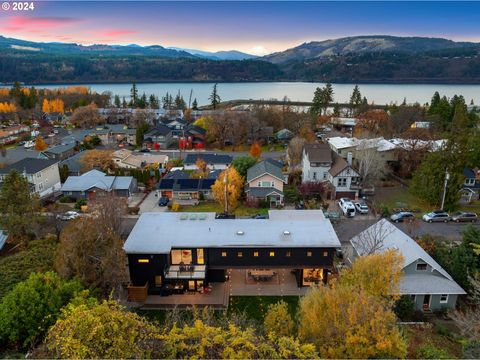 A home in Hood River