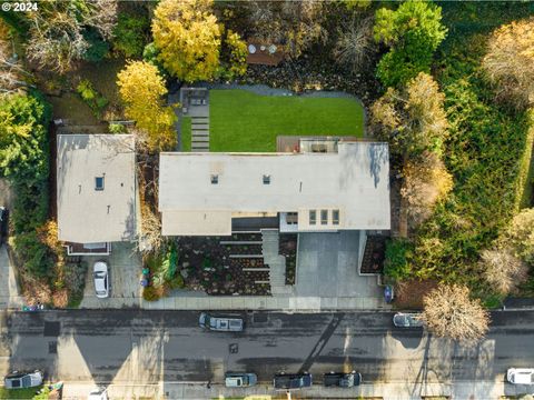 A home in Hood River