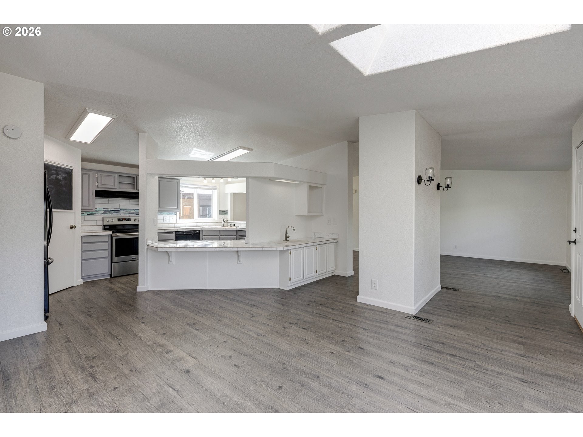 1145 SW CYPRESS ST 100