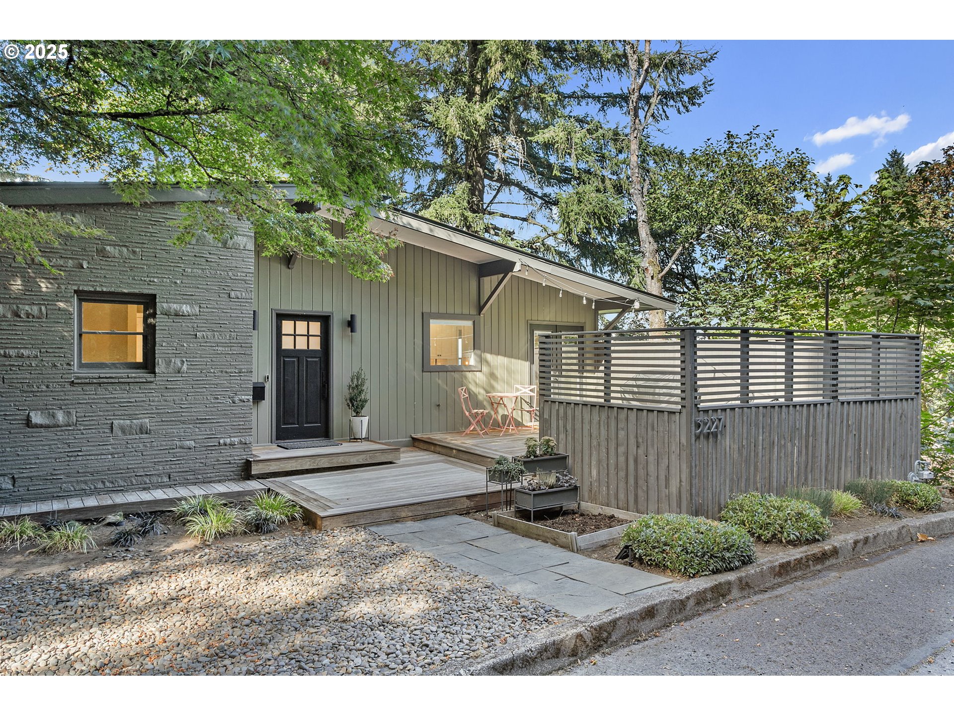 3227 NW LURAY TER