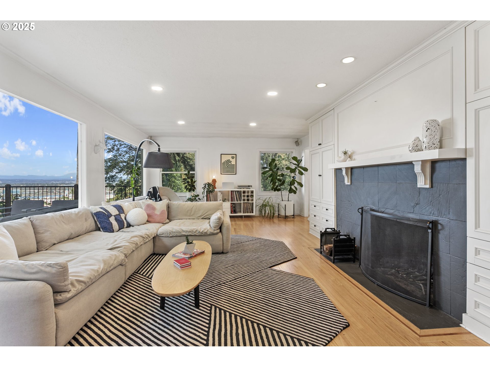 3227 NW LURAY TER