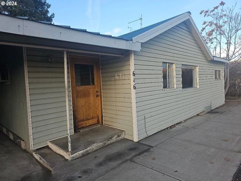 A home in Maupin