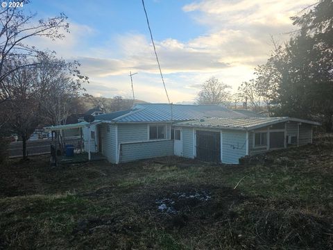 A home in Maupin