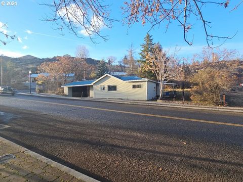 A home in Maupin