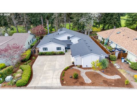 Photo of 1827 NW Doral St, McMinnville, OR 97128 (MLS # 677592964)