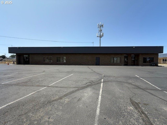 405 N 1ST ST