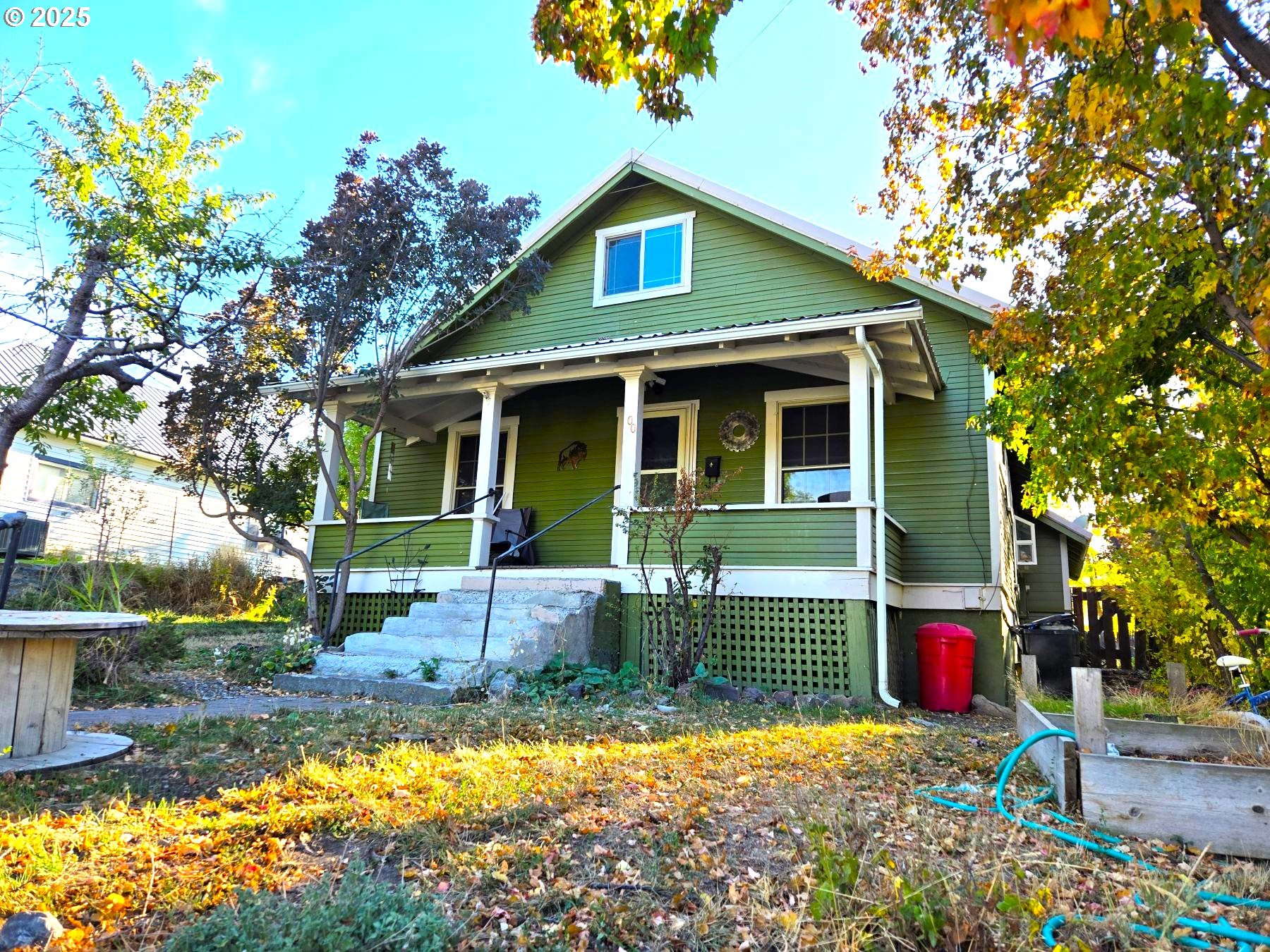 100 SE HILLCREST RD