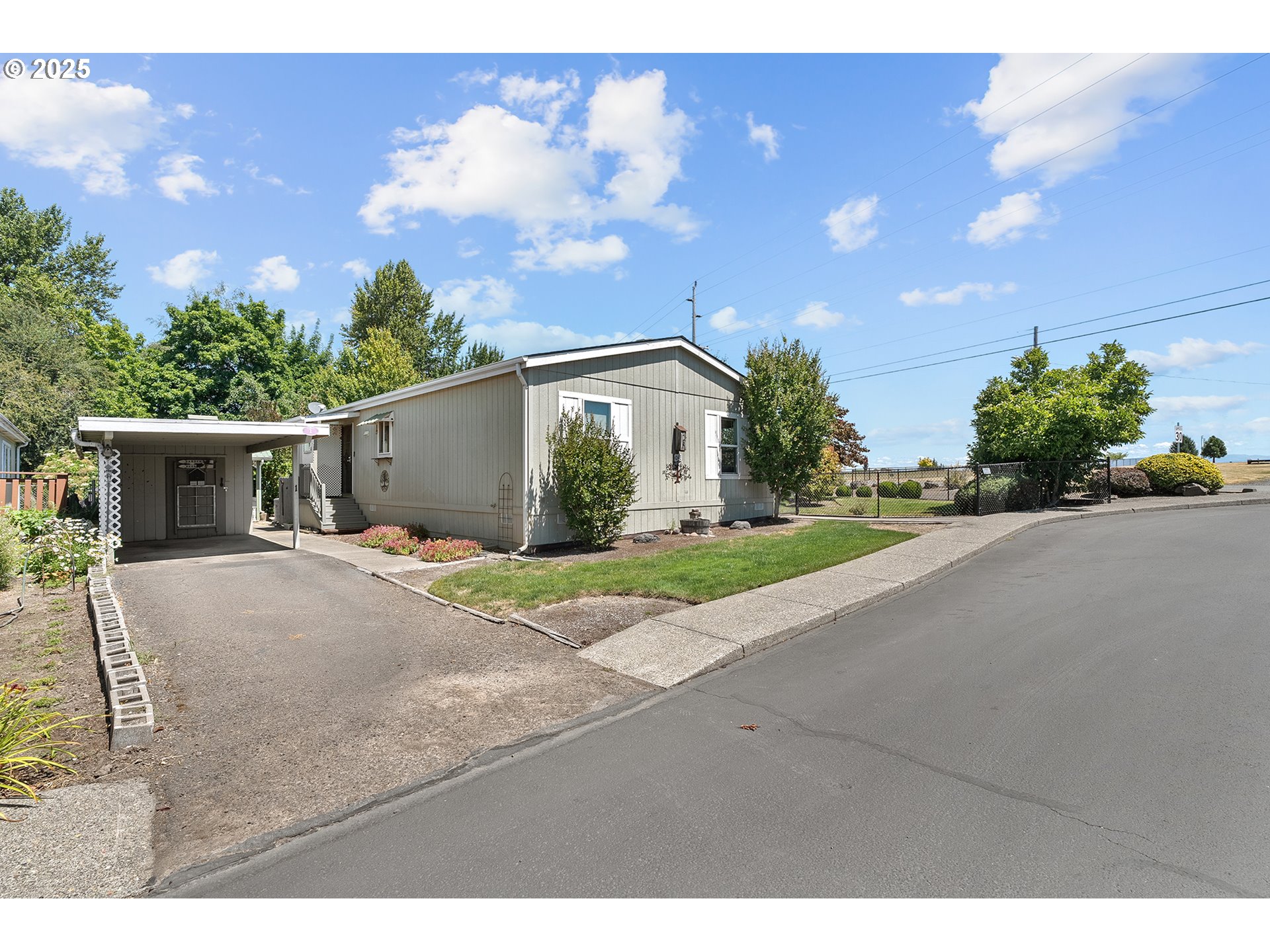 830 N MAIN ST 1