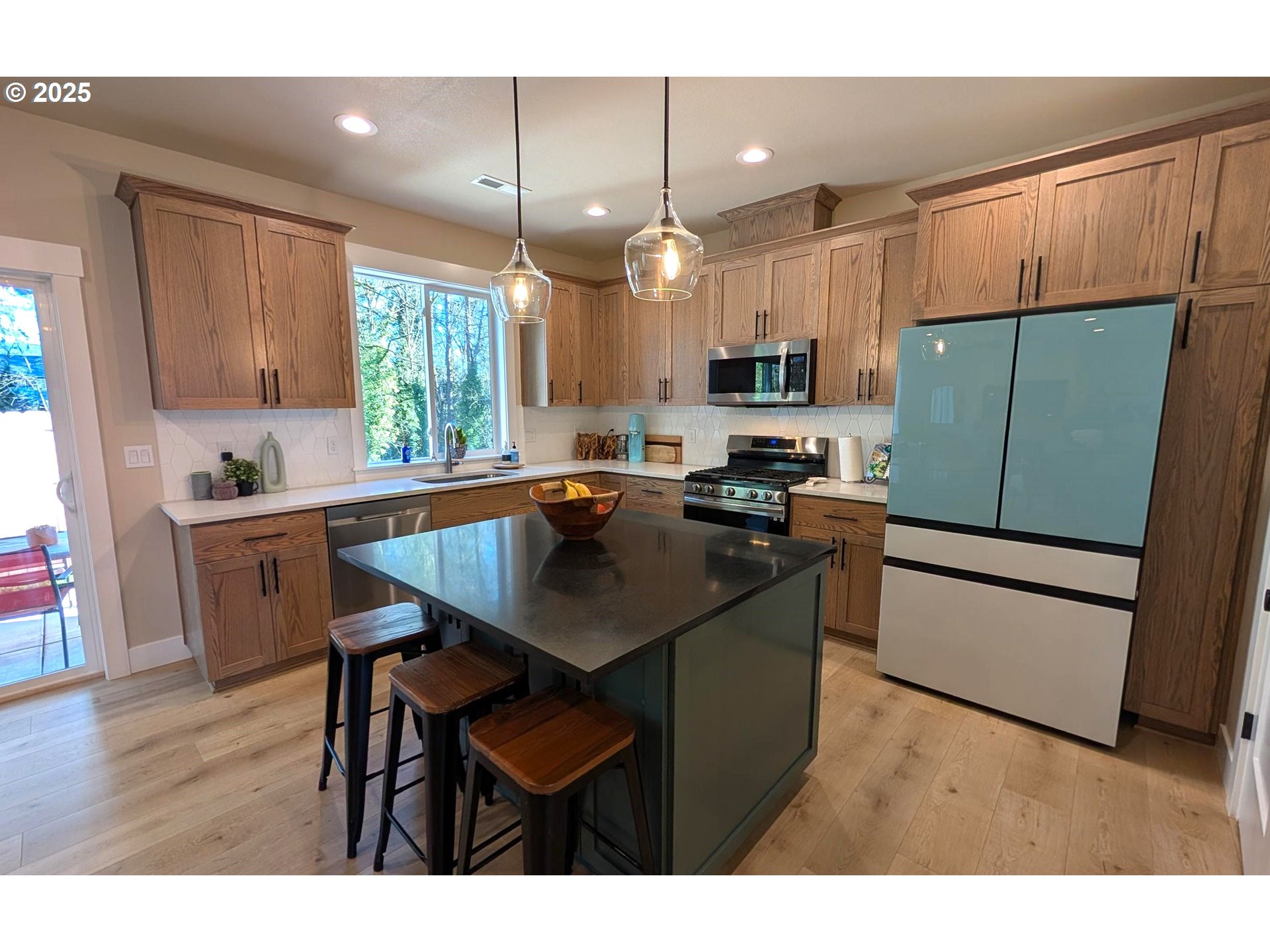 Newberg, Oregon 97132, United States, 4 Bedrooms Bedrooms, ,3 BathroomsBathrooms,Residential,Active,26449