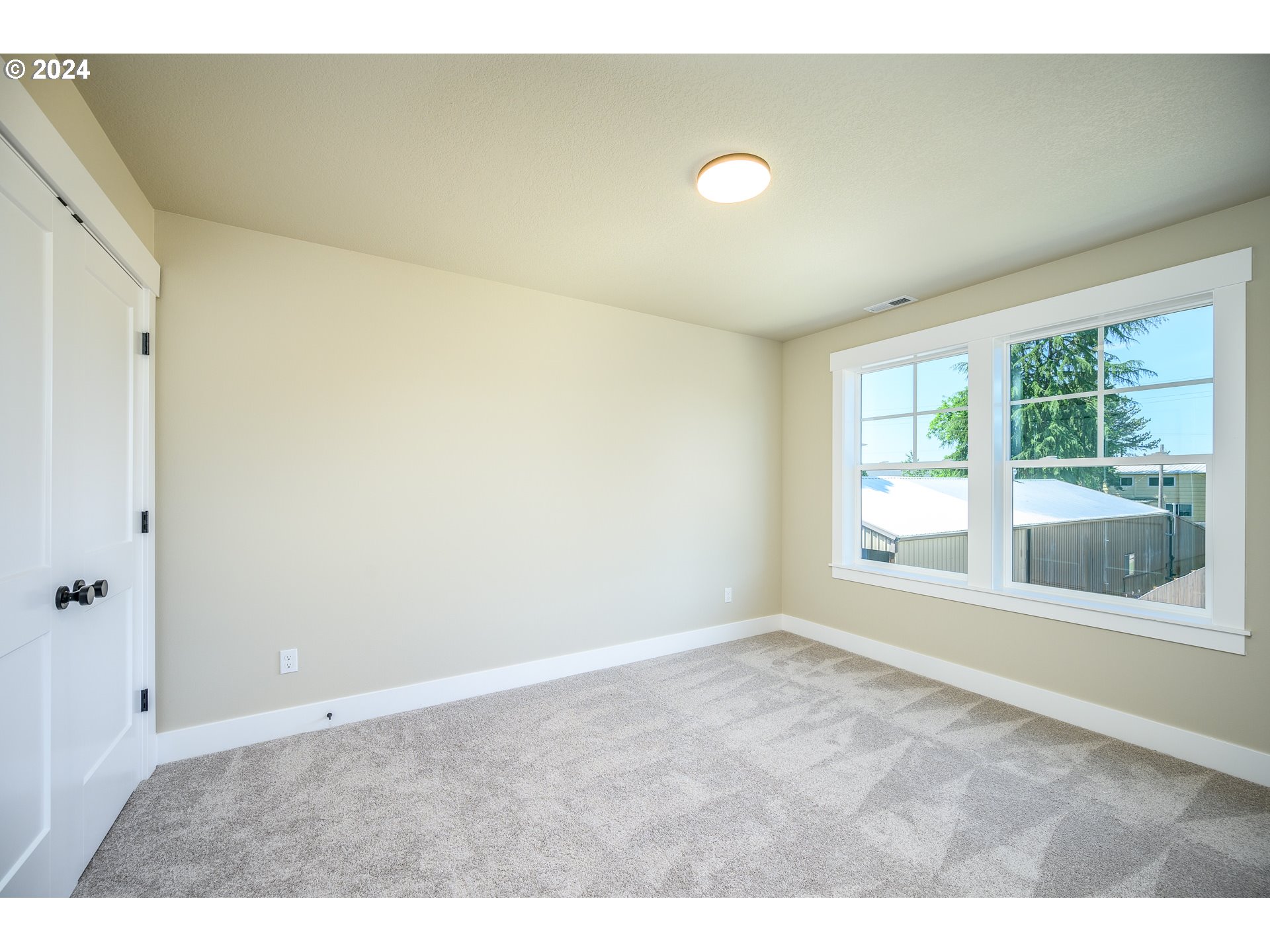 Newberg, Oregon 97132, United States, 4 Bedrooms Bedrooms, ,3 BathroomsBathrooms,Residential,Active,26449