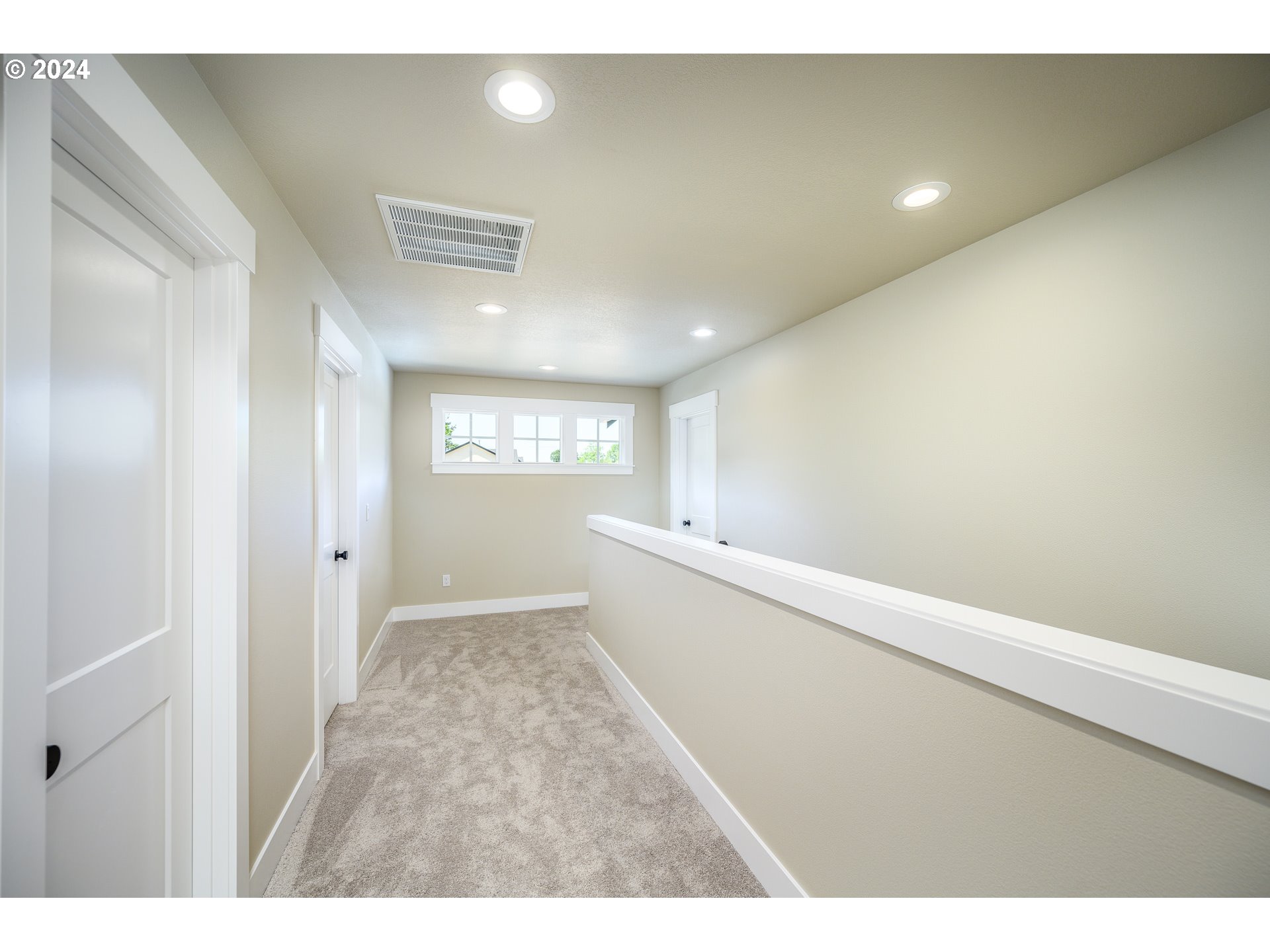 Newberg, Oregon 97132, United States, 4 Bedrooms Bedrooms, ,3 BathroomsBathrooms,Residential,Active,26449