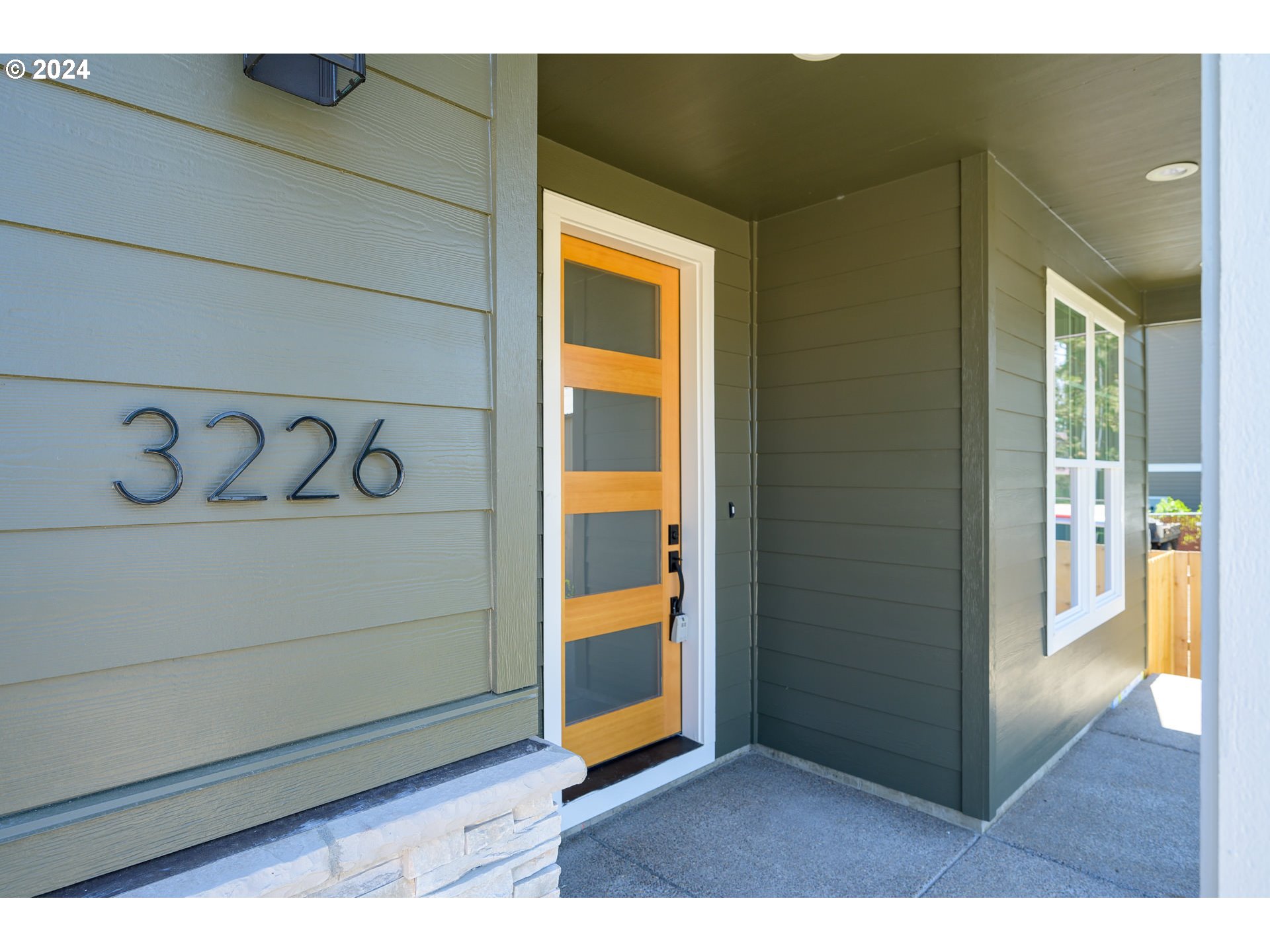 Newberg, Oregon 97132, United States, 4 Bedrooms Bedrooms, ,3 BathroomsBathrooms,Residential,Active,26449