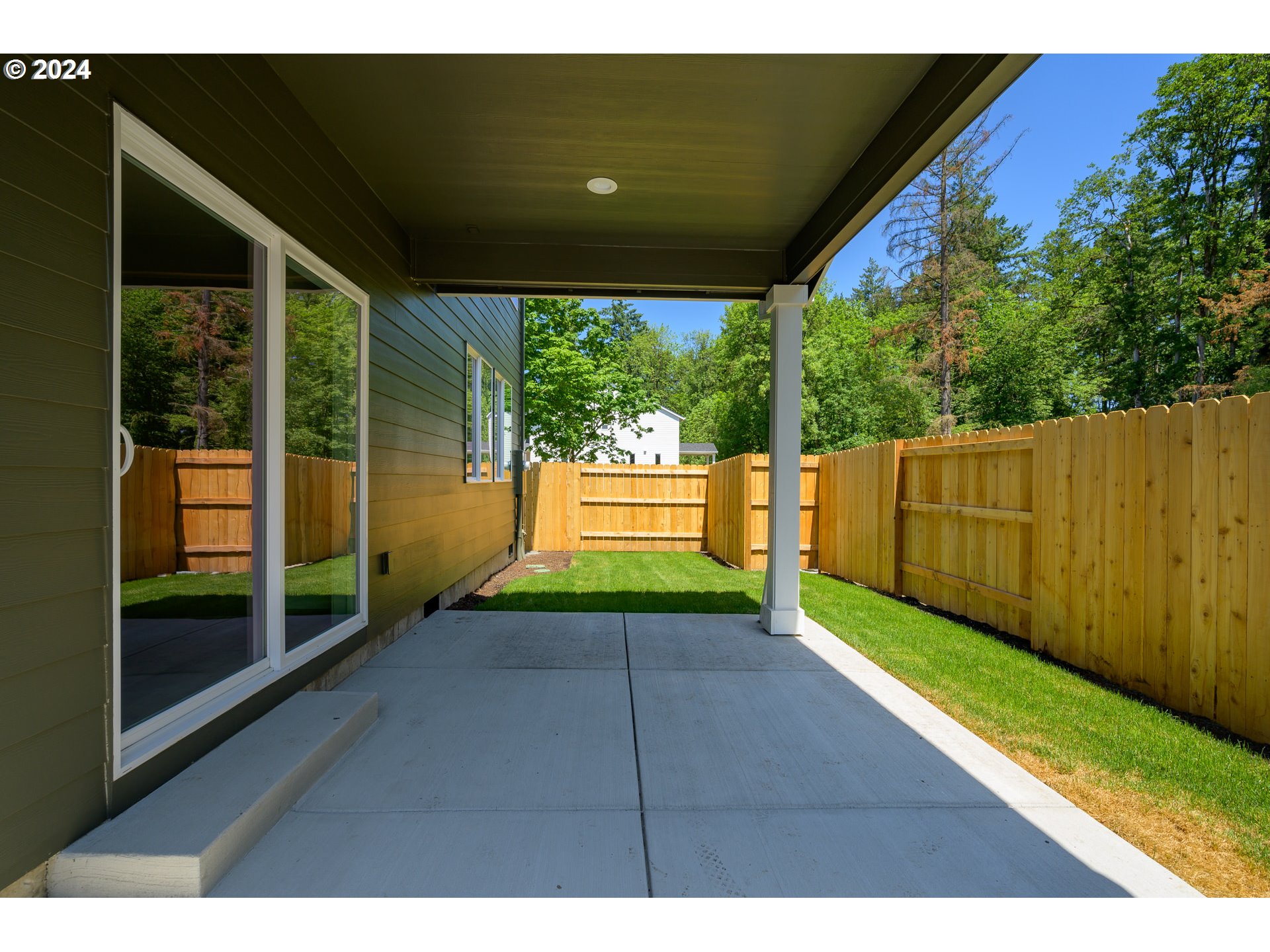 Newberg, Oregon 97132, United States, 4 Bedrooms Bedrooms, ,3 BathroomsBathrooms,Residential,Active,26449