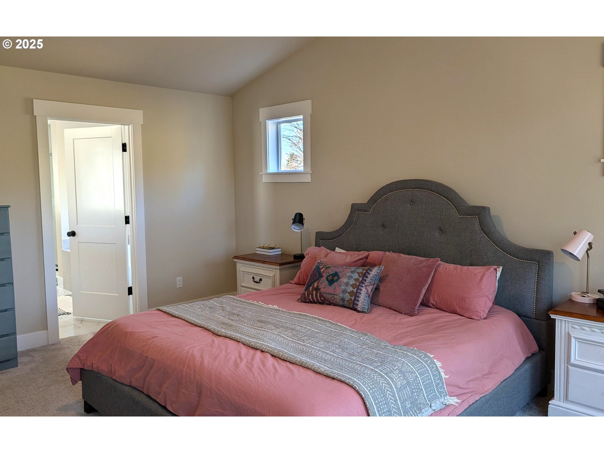 Newberg, Oregon 97132, United States, 4 Bedrooms Bedrooms, ,3 BathroomsBathrooms,Residential,Active,26449