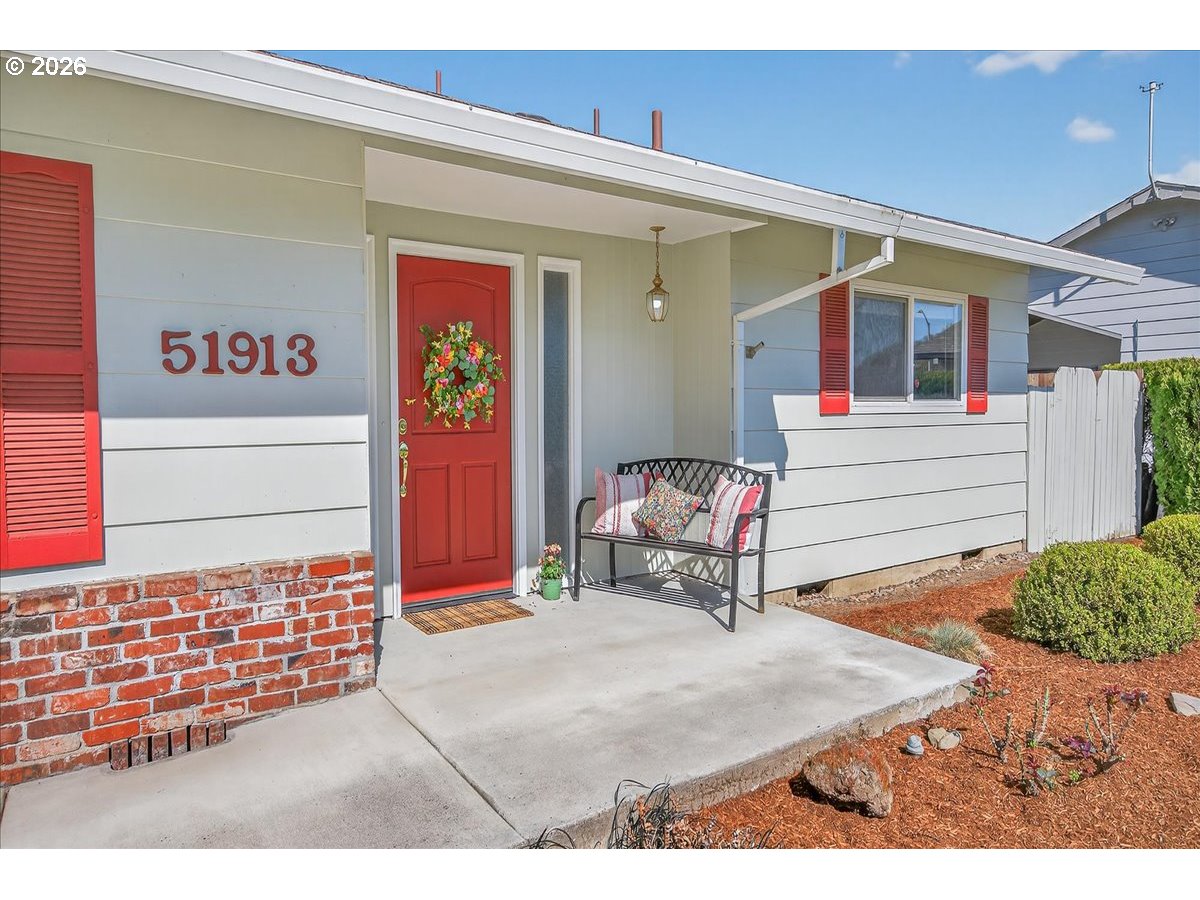 51913 SE WOODMERE CT