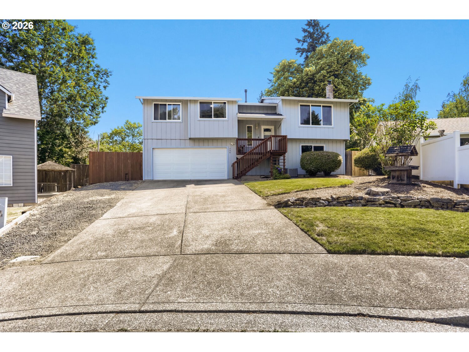 740 SE CAMELLIA CT