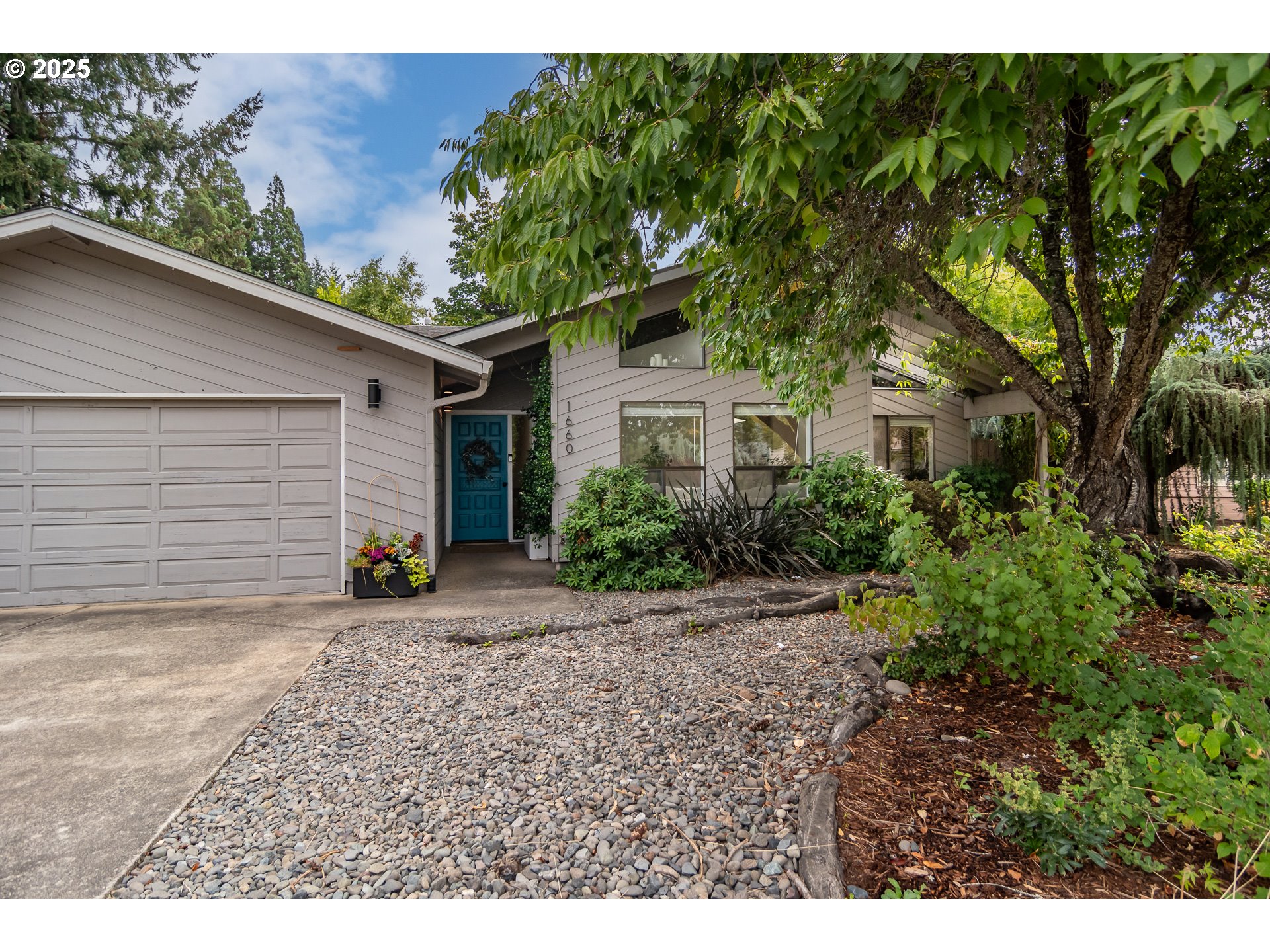 1660 NW YOUNGWOOD CT