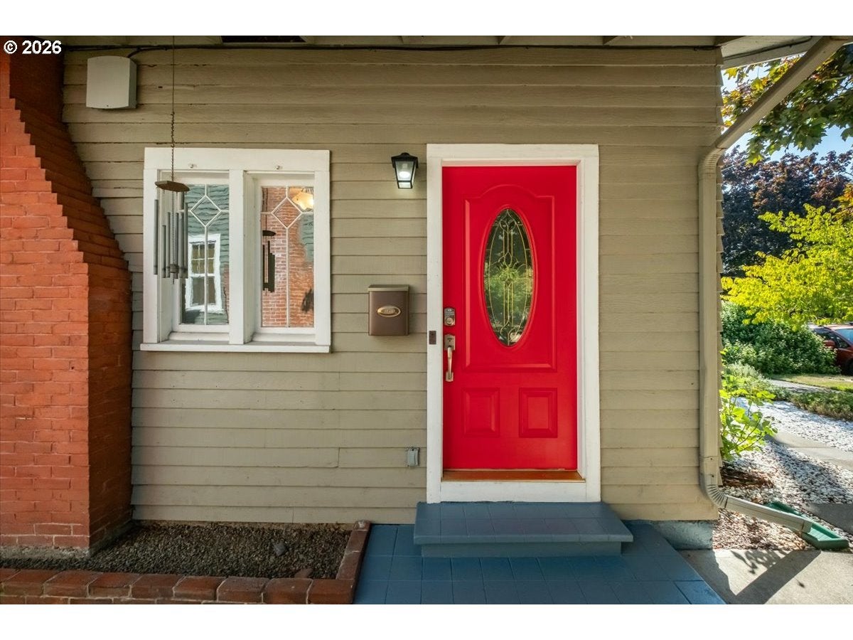 129 NW 11TH ST