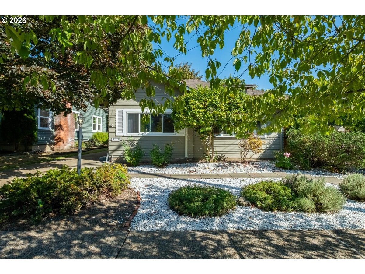129 NW 11TH ST