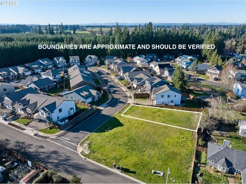 2589 N LYDIA LOOP Hubbard OR 97032