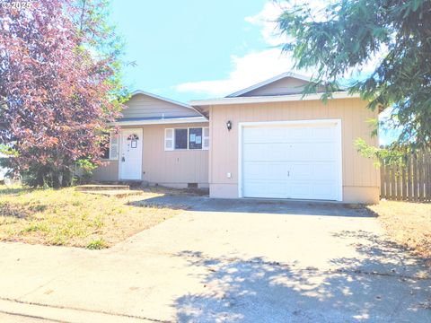 225 CORONA LOOP RD Roseburg OR 97471