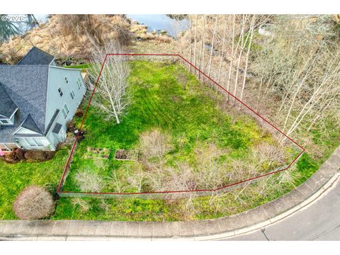 335 NE HILLWOOD DR Hillsboro OR 97124