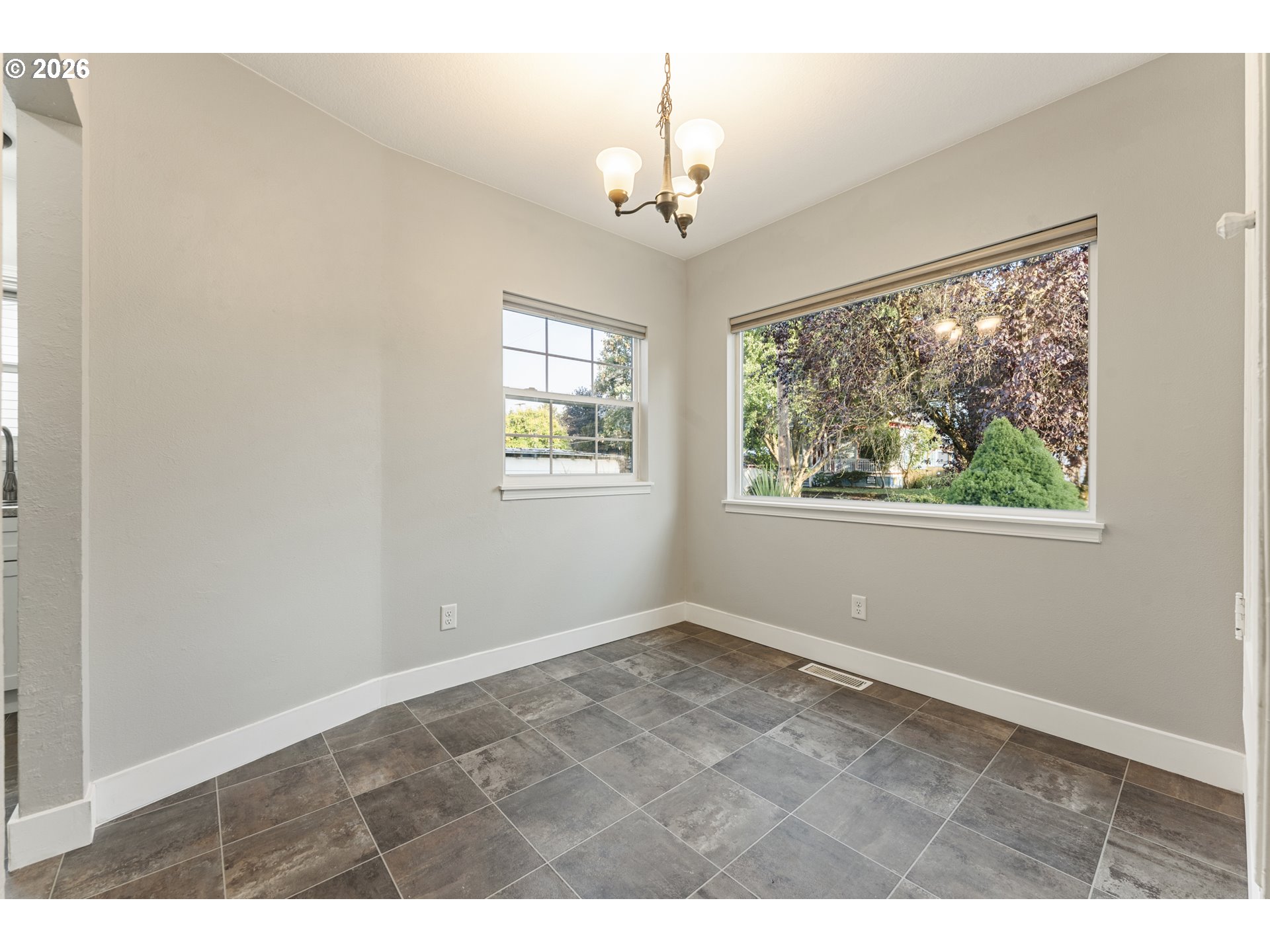 900 W 16TH ST