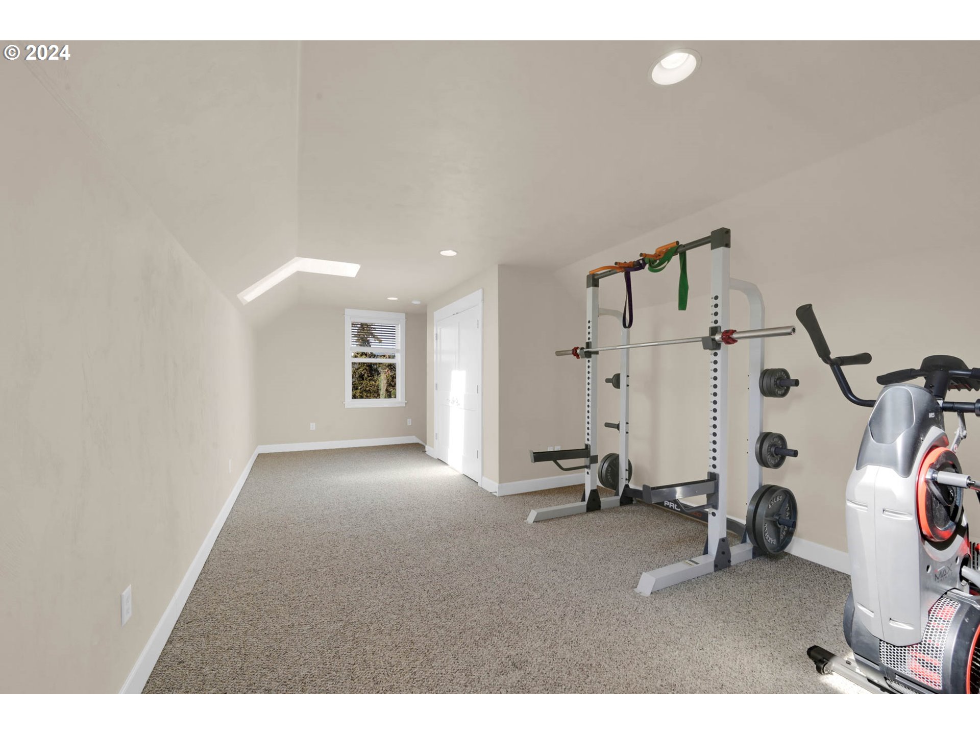 Springfield, Oregon 97478, United States, 4 Bedrooms Bedrooms, ,3 BathroomsBathrooms,Residential,Active,164896