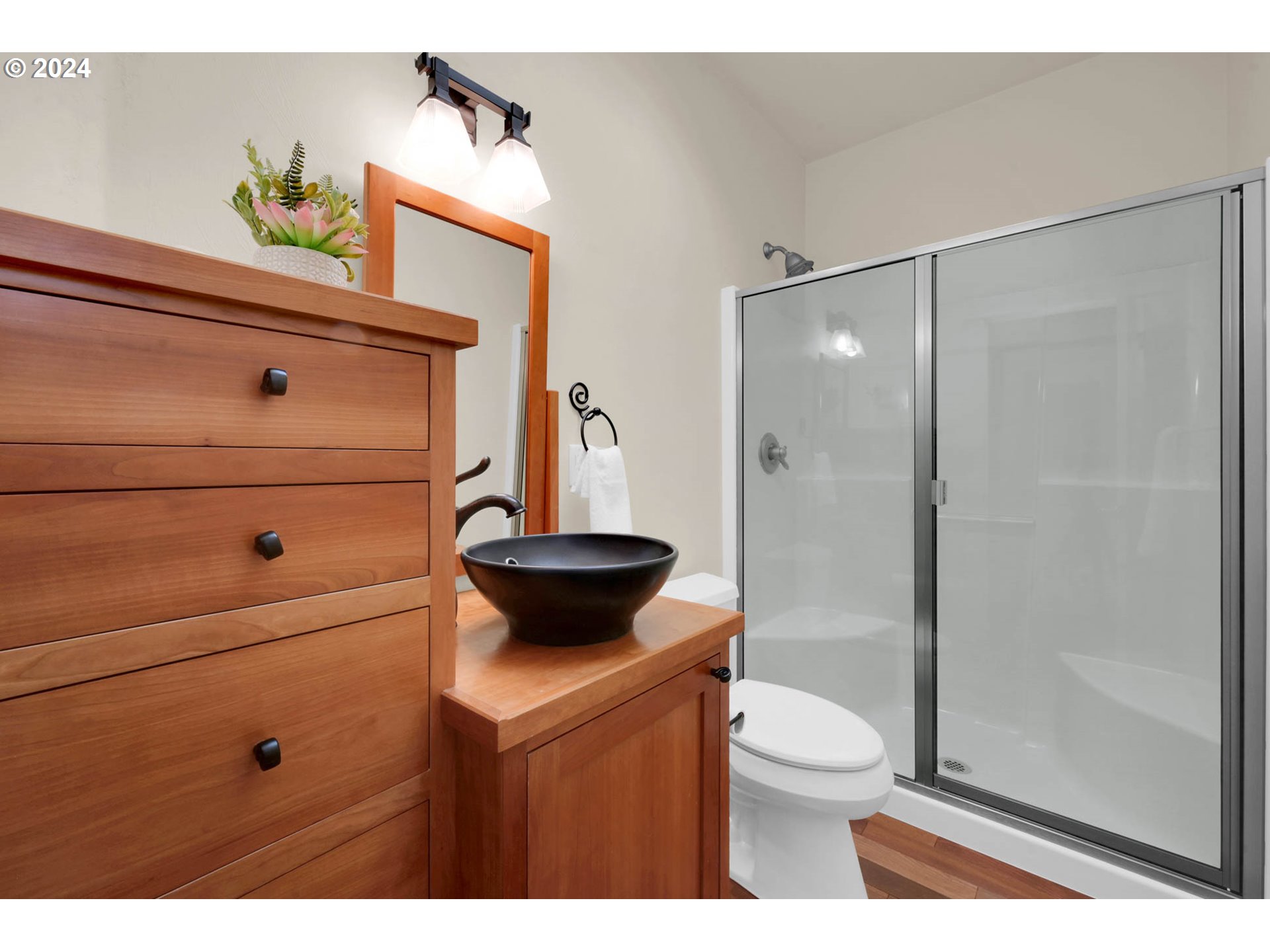 Springfield, Oregon 97478, United States, 4 Bedrooms Bedrooms, ,3 BathroomsBathrooms,Residential,Active,164896