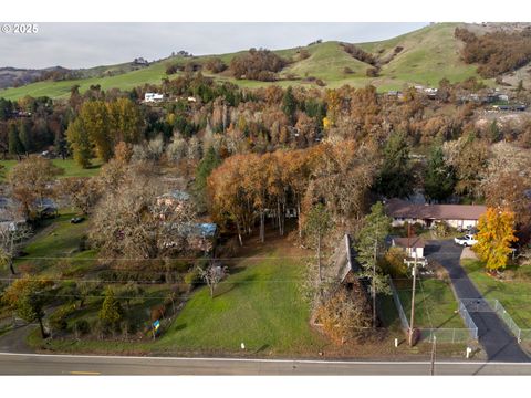 606 WHISTLERS LN Roseburg OR 97470