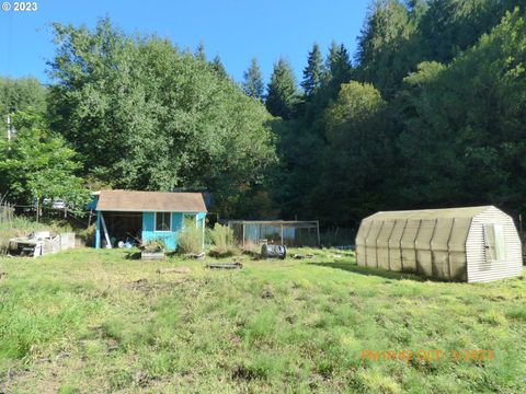 A home in Coquille