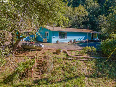 A home in Coquille