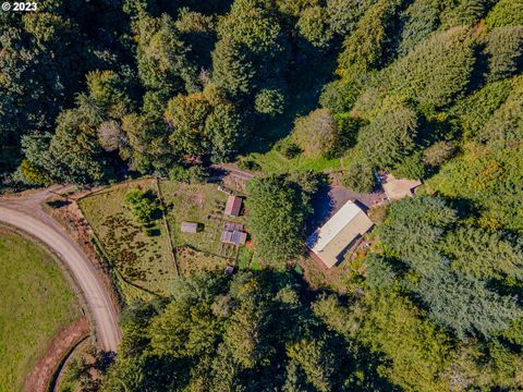 A home in Coquille