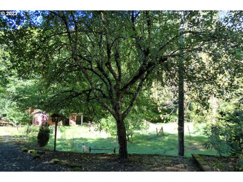 A home in Coquille