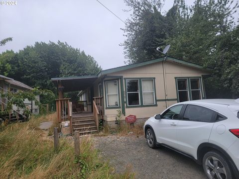 A home in Coos Bay