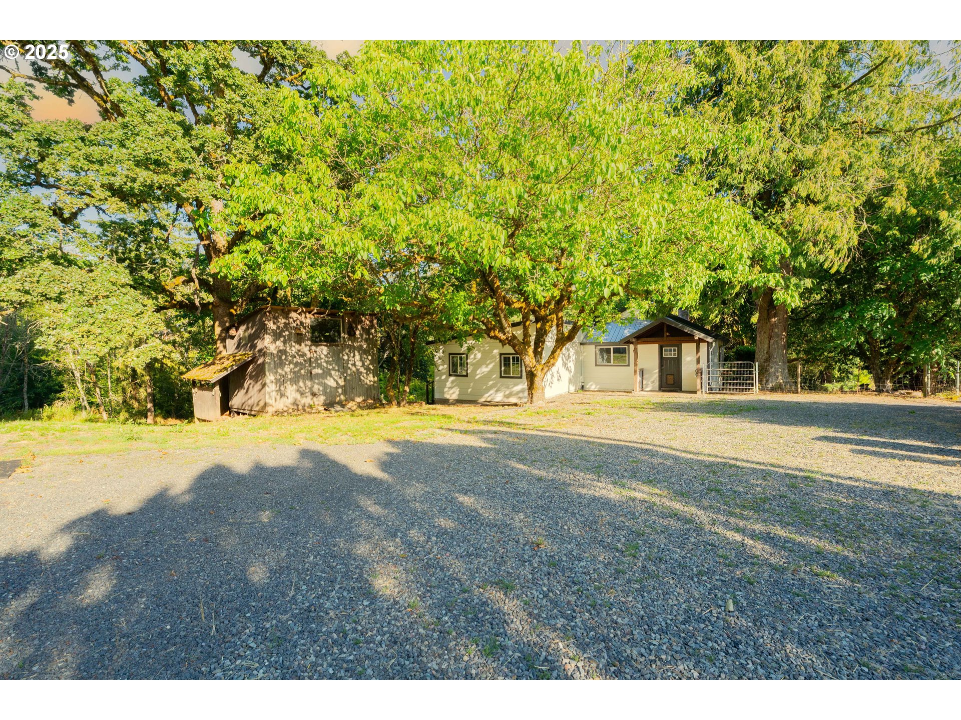 2817 NW EDDY ROCK RD
