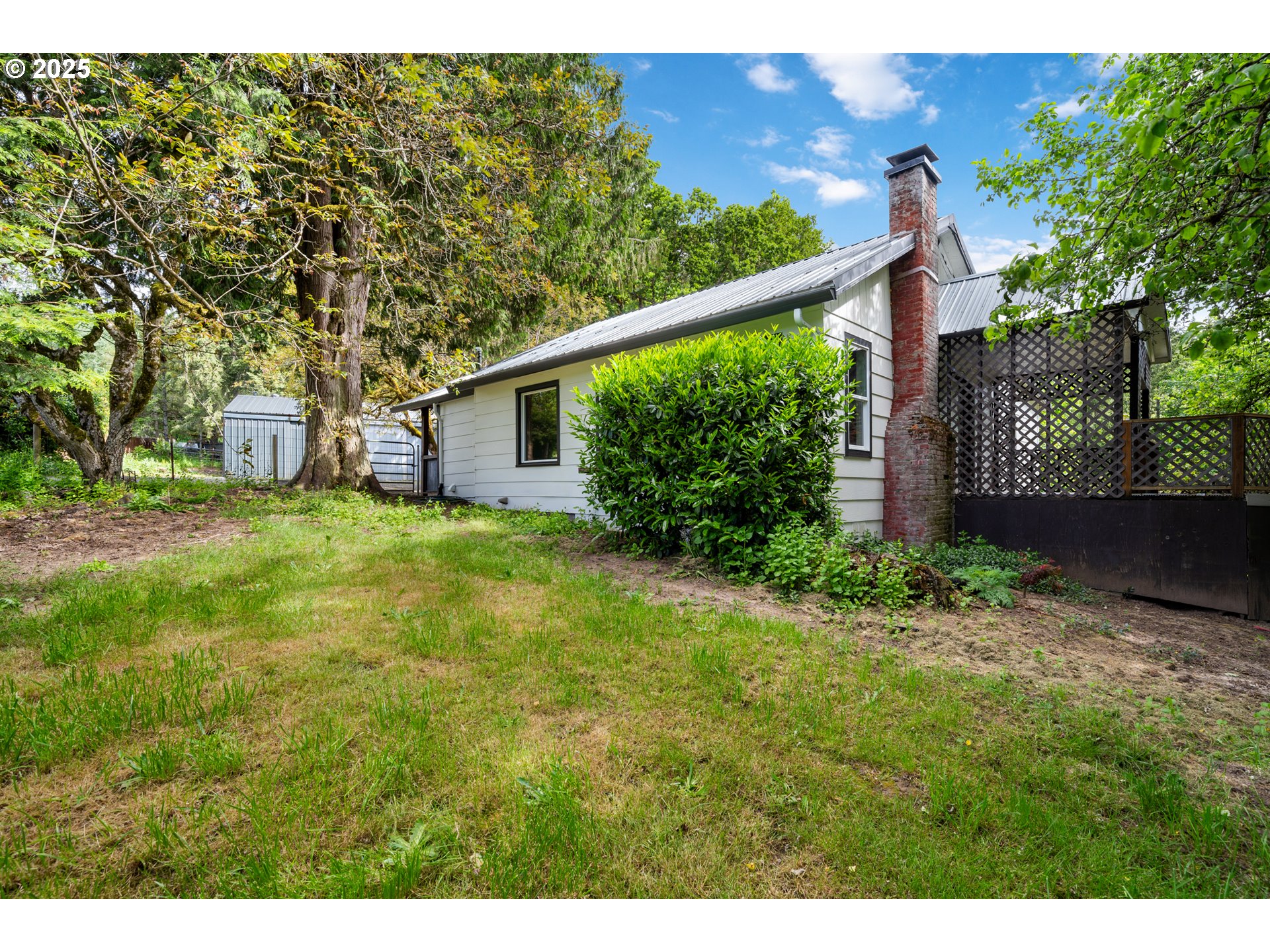2817 NW EDDY ROCK RD