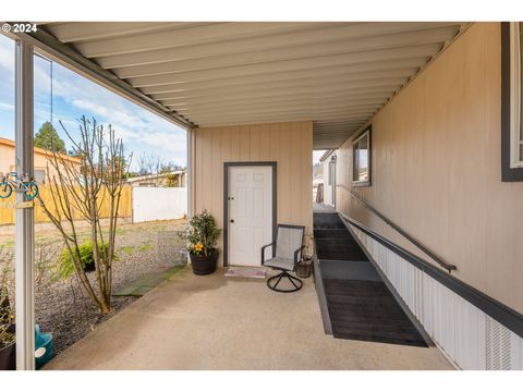 A home in Roseburg